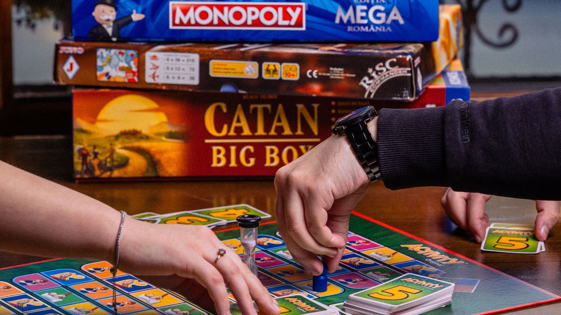 Board games la The Temple Social Pub